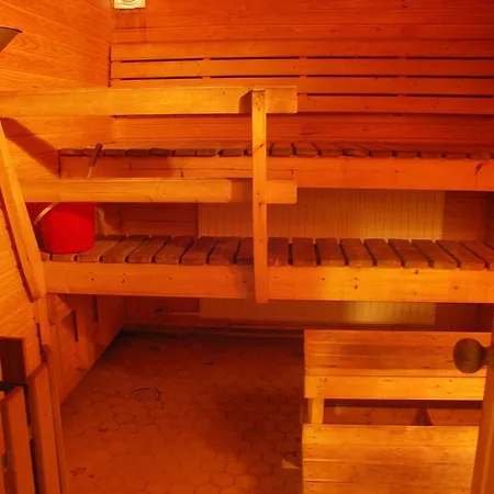 Hotel Asuntohotelli Petkele 2*